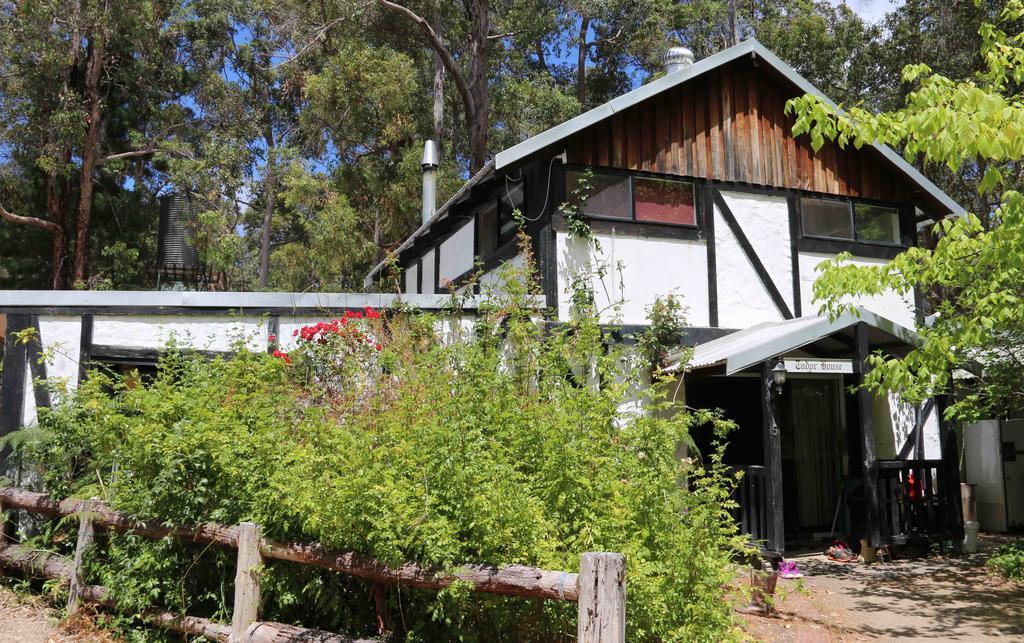 Beedelup House Cottages Пембертон Номер фото